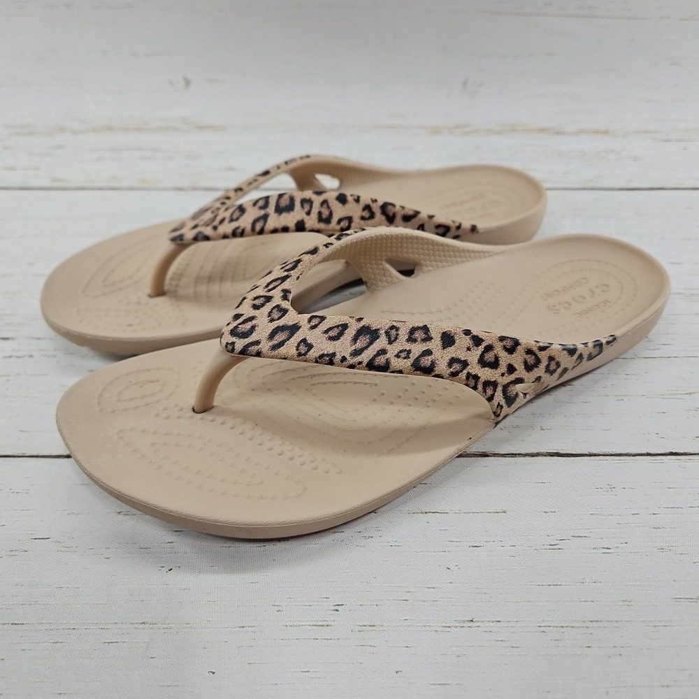 Crocs Kadee II Sandals Womens 7 Tan Brown‎ Leopard Comfort Thong Flip Flop Beach